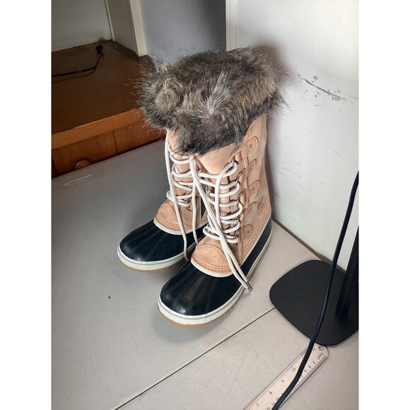 Sorel Women's Joan of Arctic Boots Size 10 - Picture 2 of 6